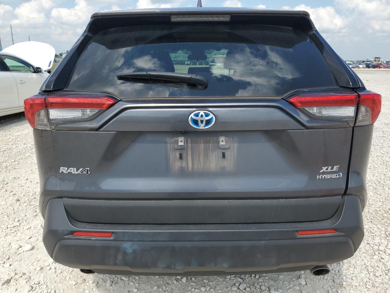 JTMB6RFVXND521404 2022 Toyota Rav4 Xle Premium