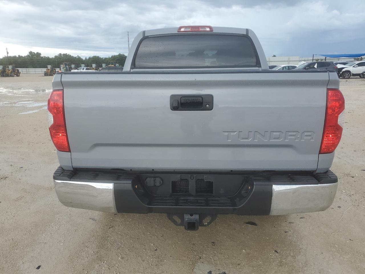 5TFEY5F12KX253634 2019 Toyota Tundra Crewmax Sr5