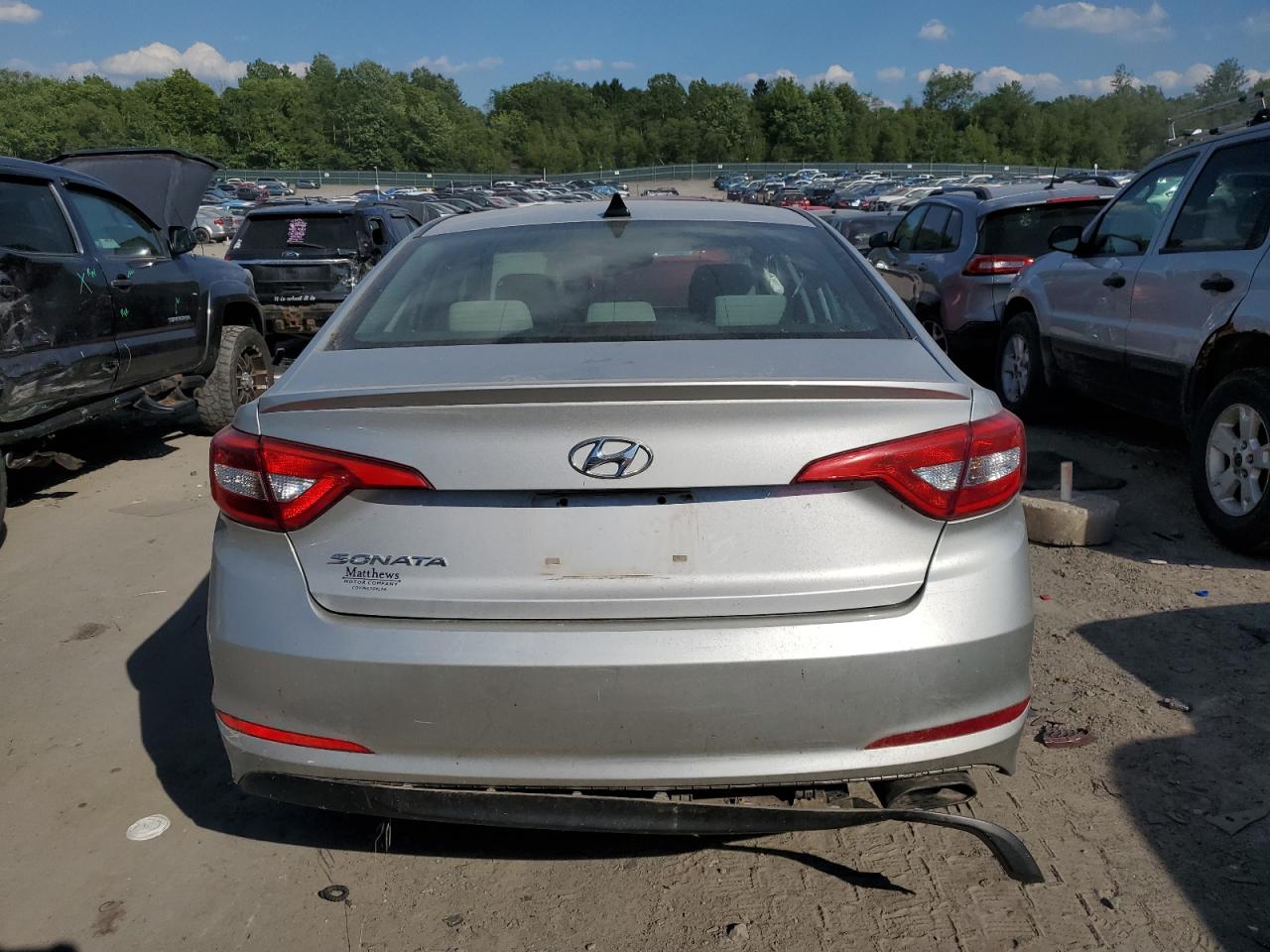 5NPE24AF1FH057135 2015 Hyundai Sonata Se