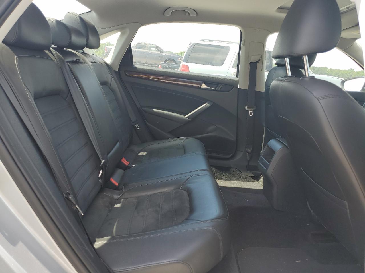 1VWCN7A37CC082194 2012 Volkswagen Passat Sel