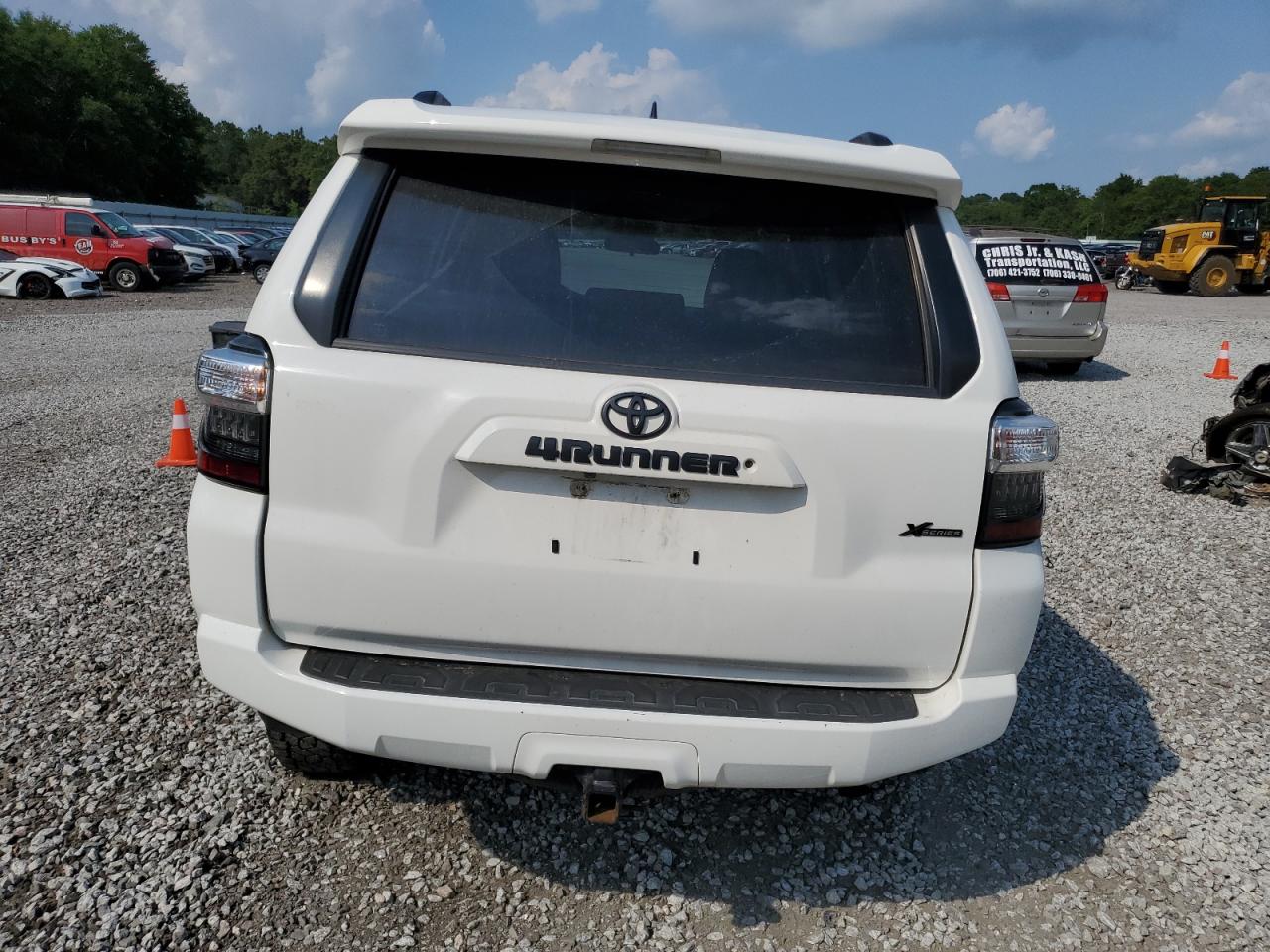 JTEBU5JR2K5687779 2019 Toyota 4Runner Sr5