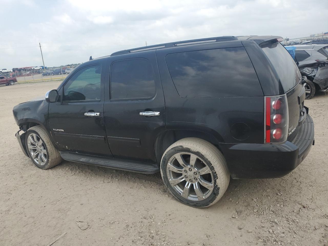 1GKS1AE04BR260893 2011 GMC Yukon Sle