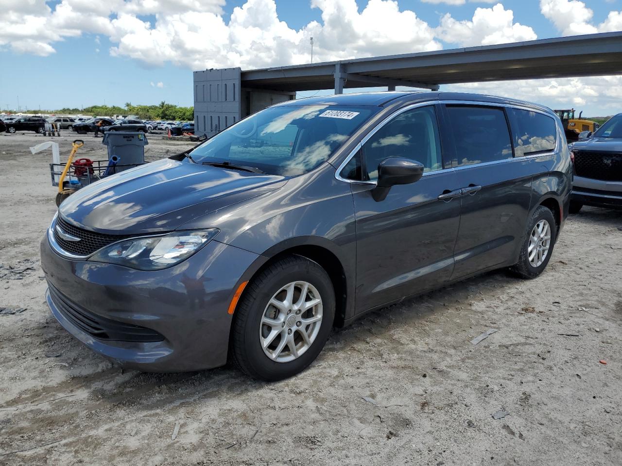 2017 Chrysler Pacifica Touring vin: 2C4RC1DGXHR653965