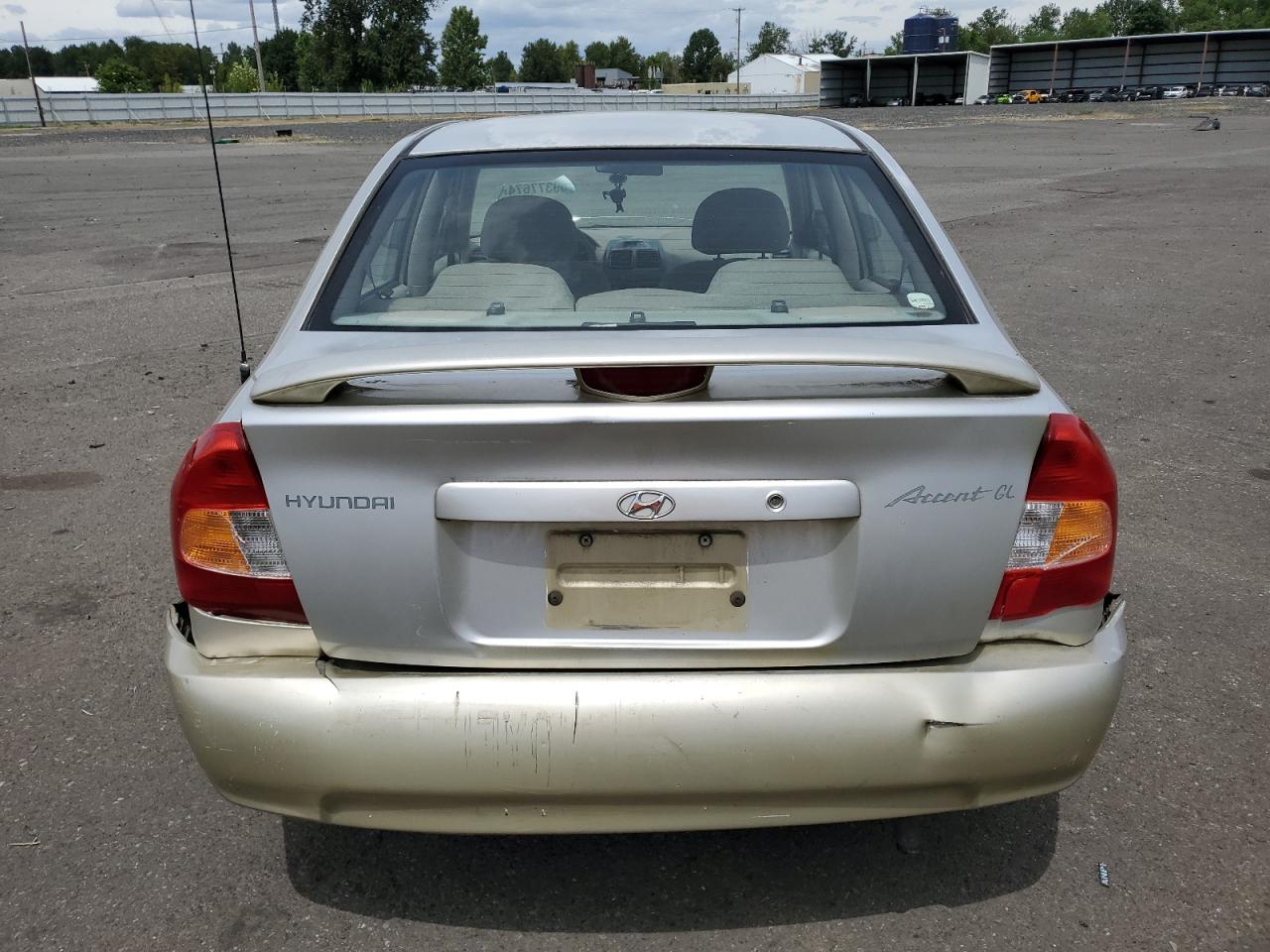 KMHCG45G7YU060945 2000 Hyundai Accent Gl