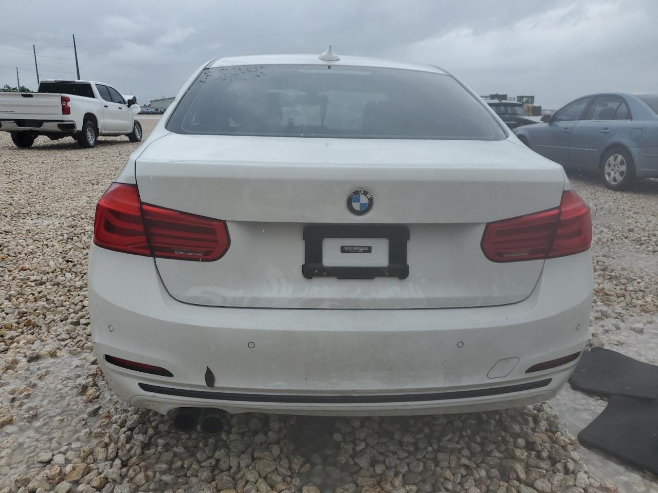 WBA8B9C31HK885085 2017 BMW 330 I
