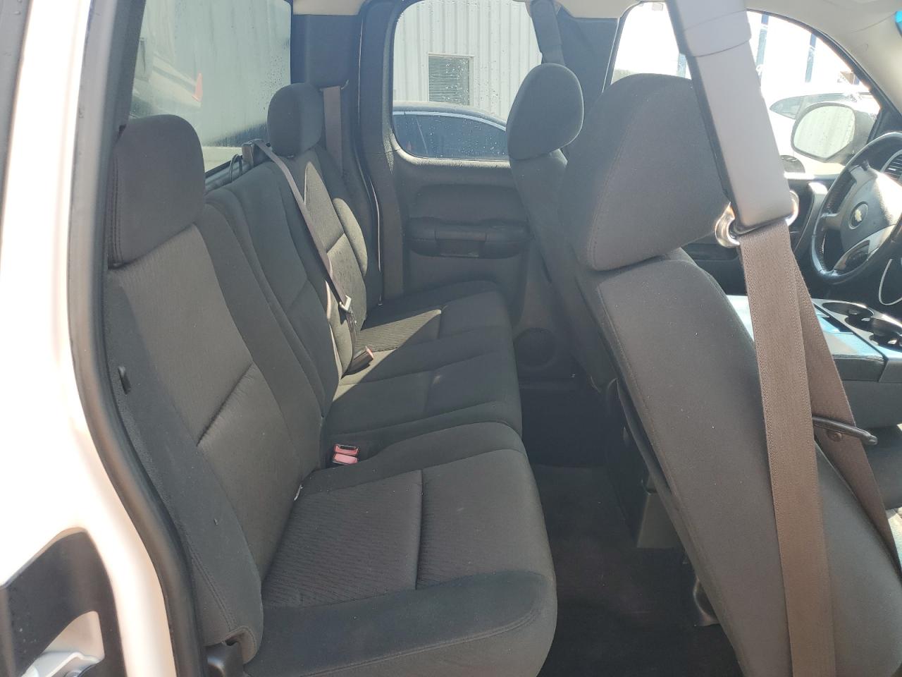 1GCRCSE0XBZ435898 2011 Chevrolet Silverado C1500 Lt