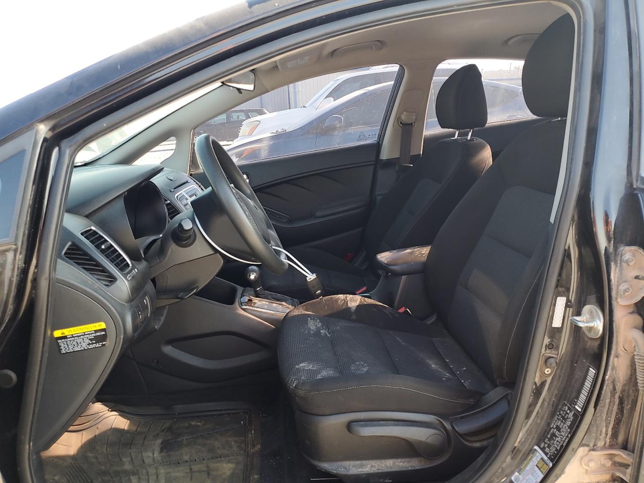 3KPFK4A78HE043138 2017 Kia Forte Lx