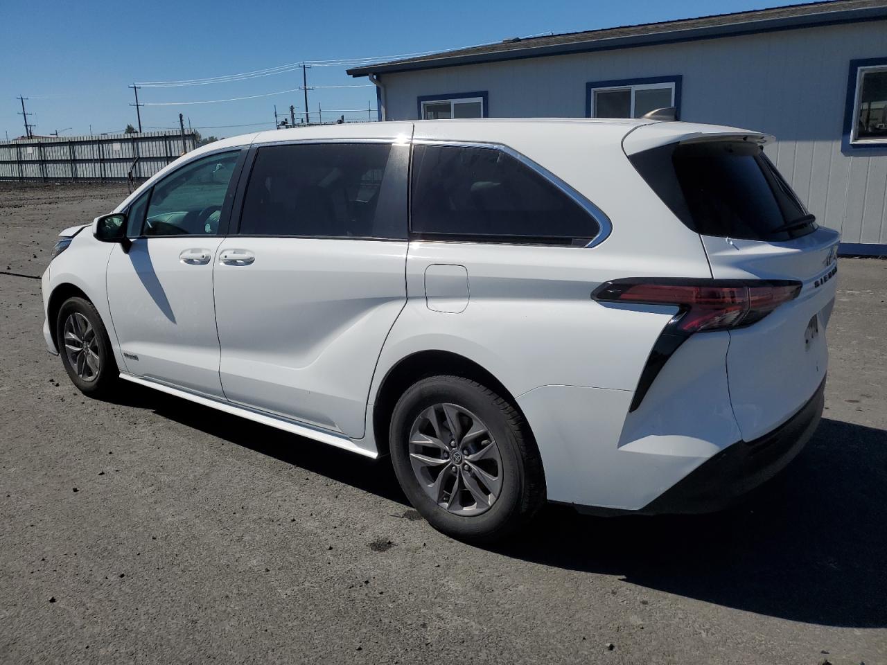 Lot #2848637955 2021 TOYOTA SIENNA LE