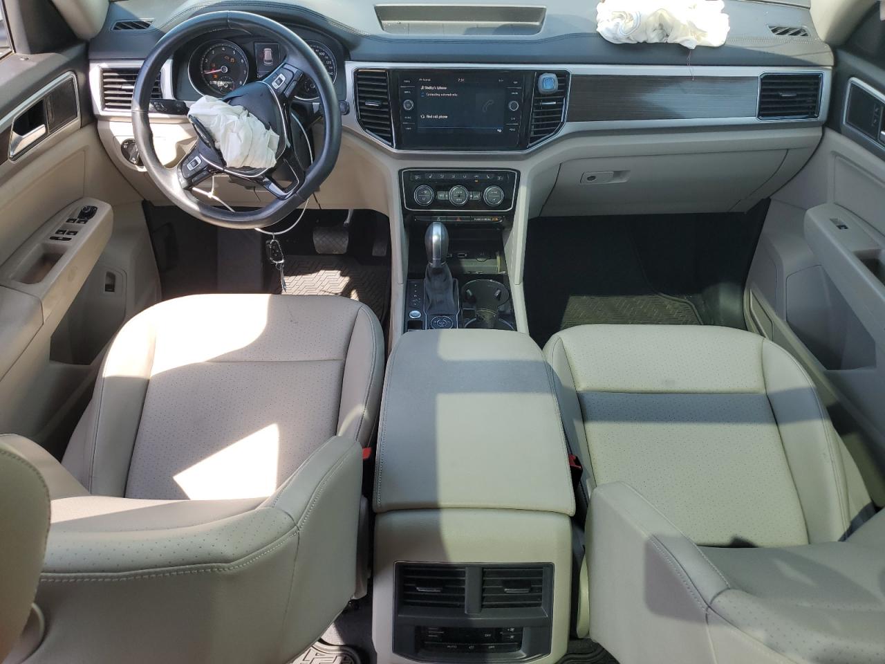 1V2MR2CA9JC556863 2018 Volkswagen Atlas Sel