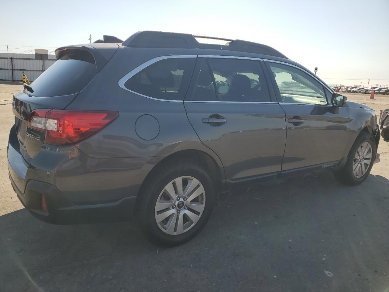 2019 Subaru Outback 2.5I Premium vin: 4S4BSAHC6K3289048