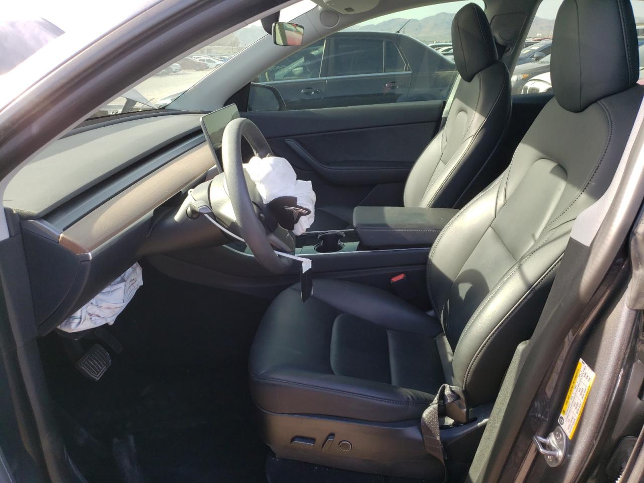 5YJYGDEE2MF100943 2021 Tesla Model Y