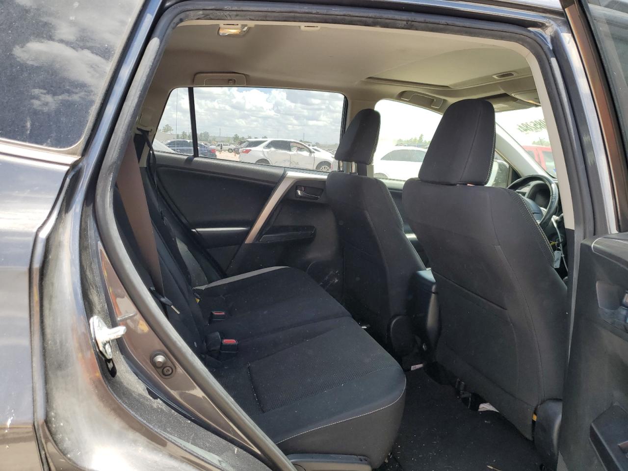 JTMWFREV8HJ705474 2017 Toyota Rav4 Xle