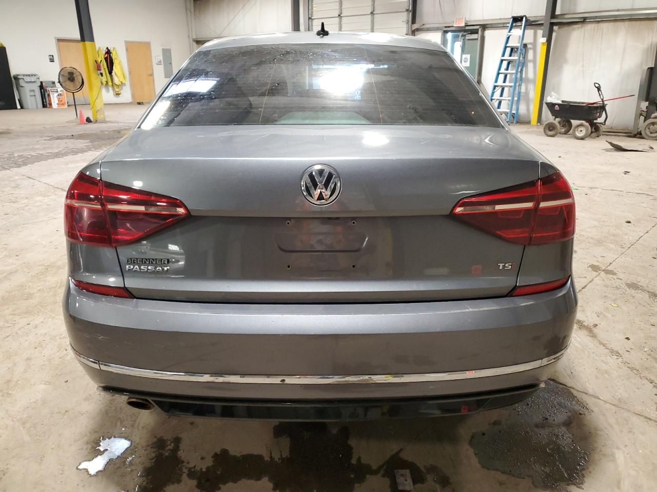 1VWAA7A31JC026400 2018 Volkswagen Passat S