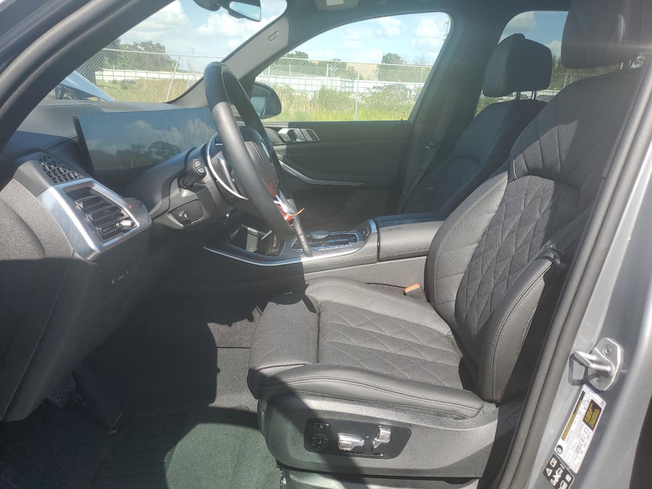 5UX23EU01R9U86008 2024 BMW X5 xDrive40I