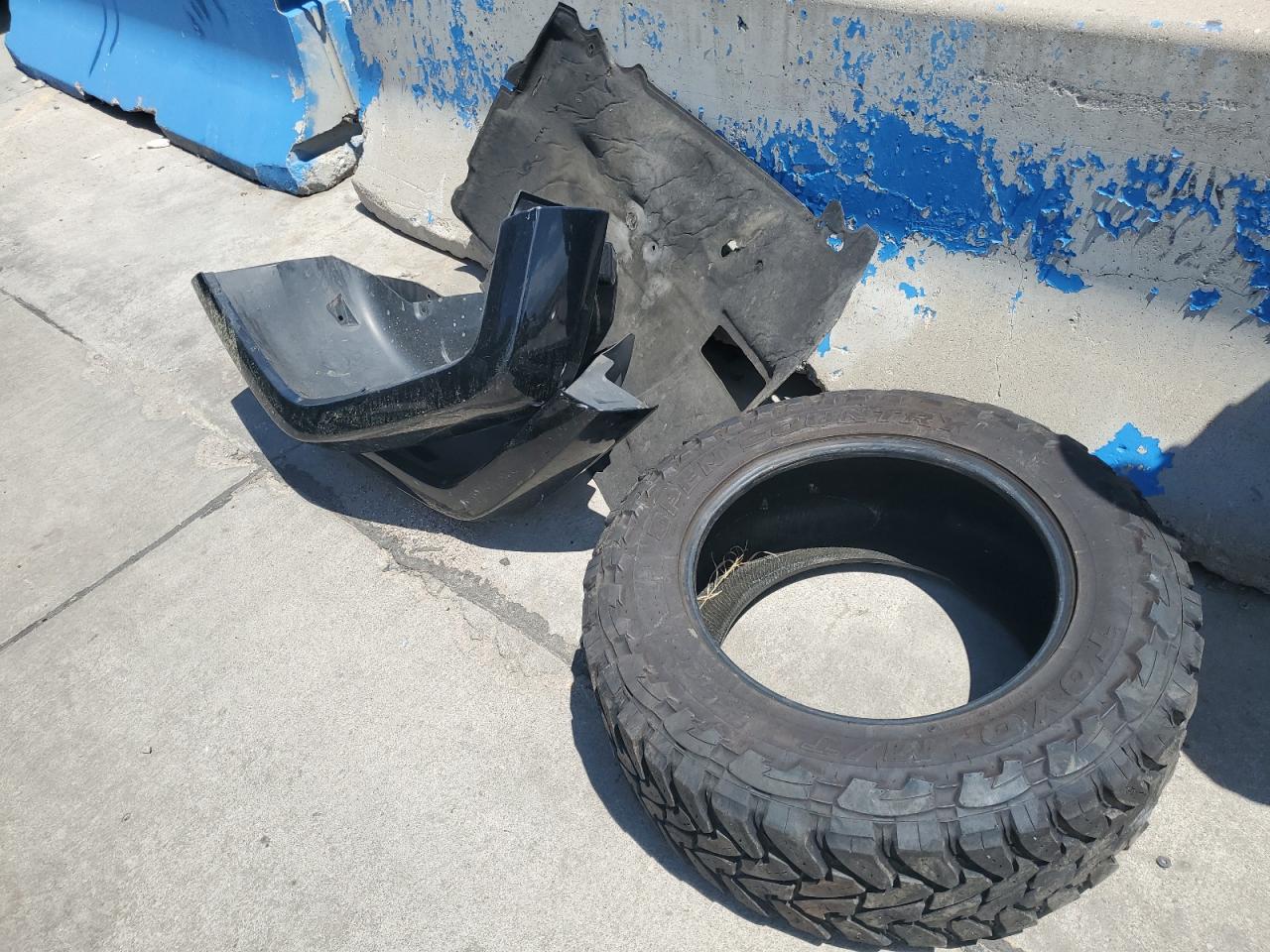 1J4BA5H14BL632737 2011 Jeep Wrangler Unlimited Sahara