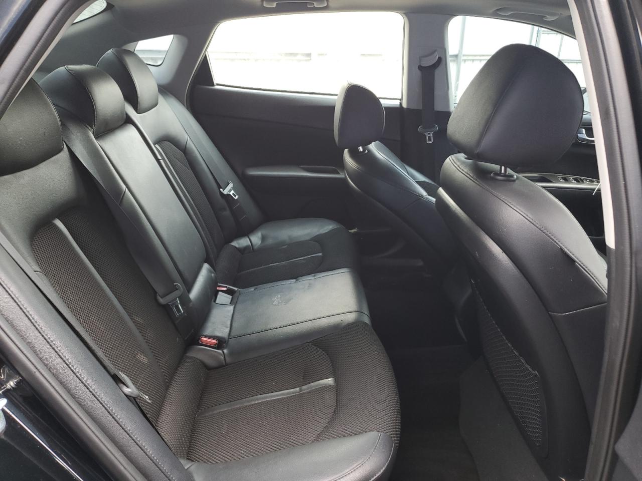 5XXGT4L32KG378552 2019 Kia Optima Lx