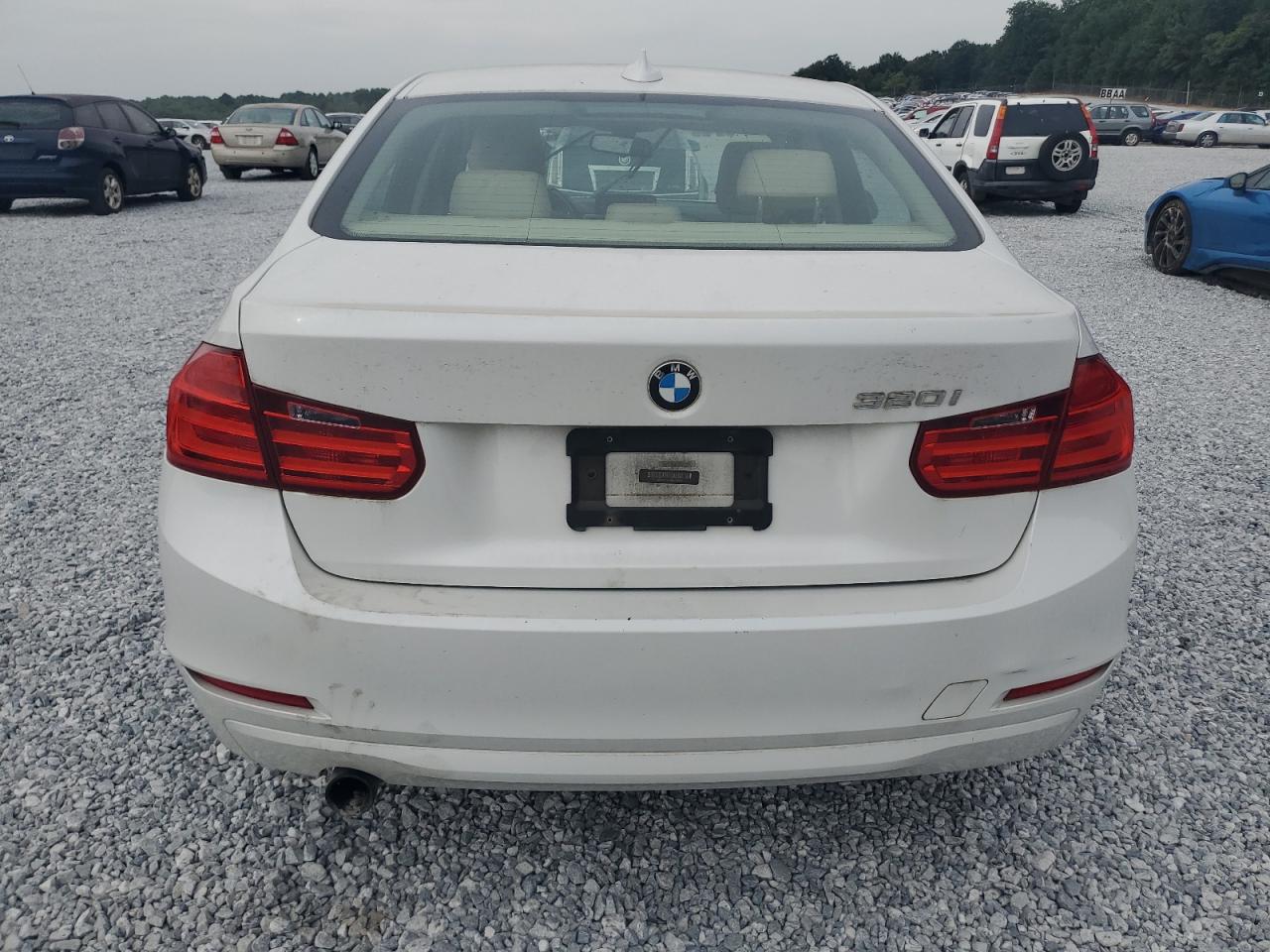 2014 BMW 320 I vin: WBA3B1C5XEK135452