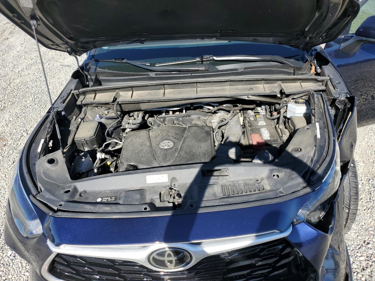 5TDGZRAHXMS048878 2021 Toyota Highlander Xle