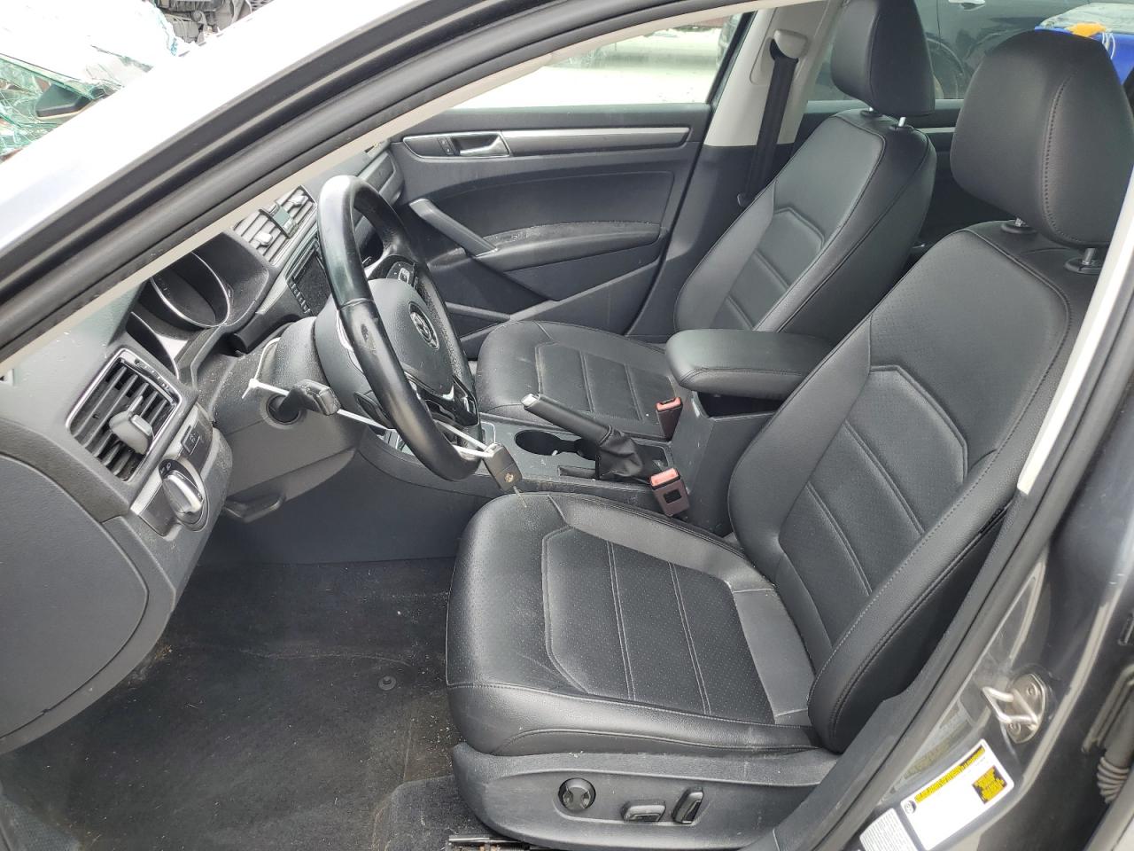 1VWAA7A35JC012127 2018 Volkswagen Passat S