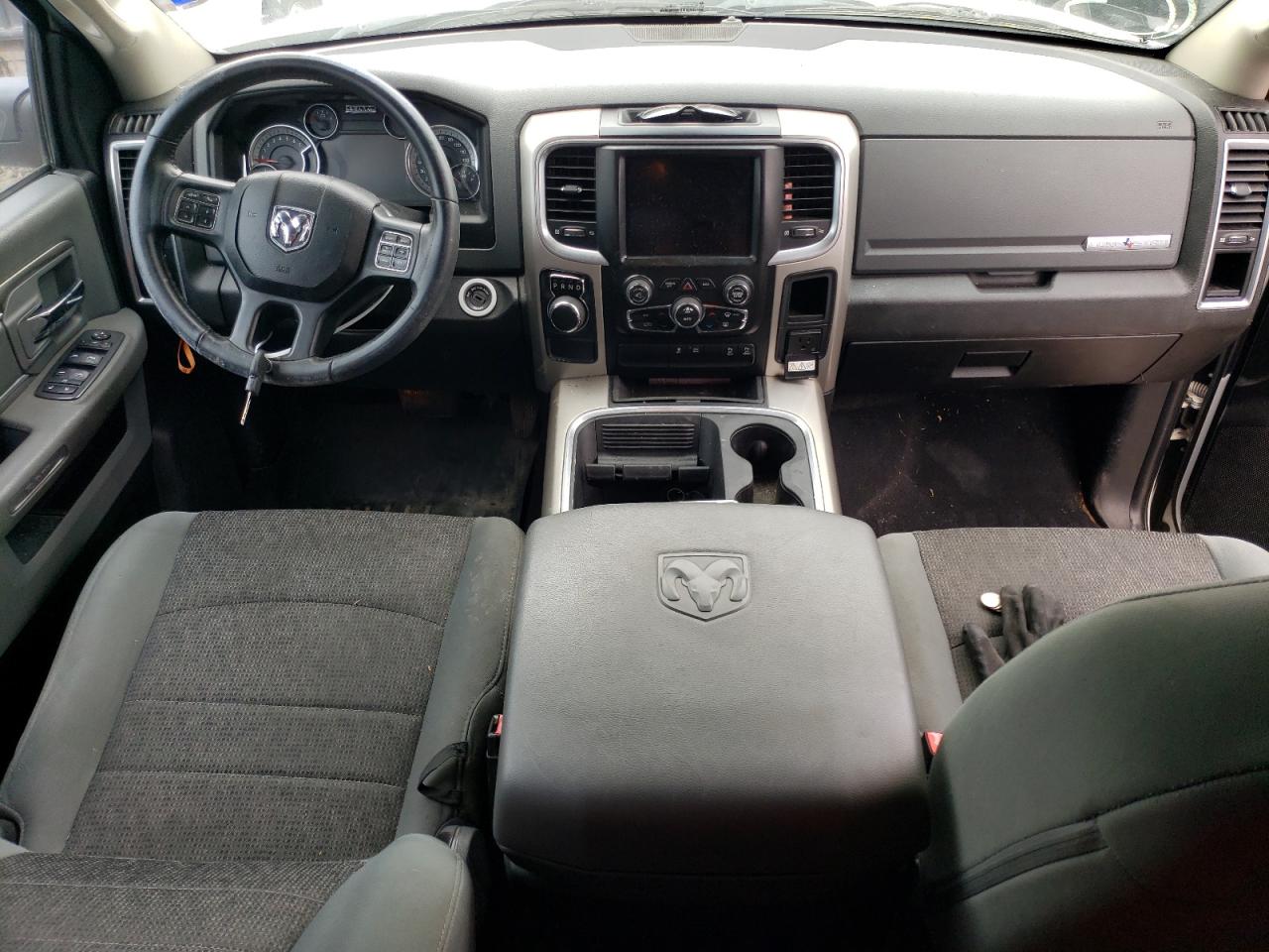 1C6RR6LTXKS525863 2019 Ram 1500 Classic Slt