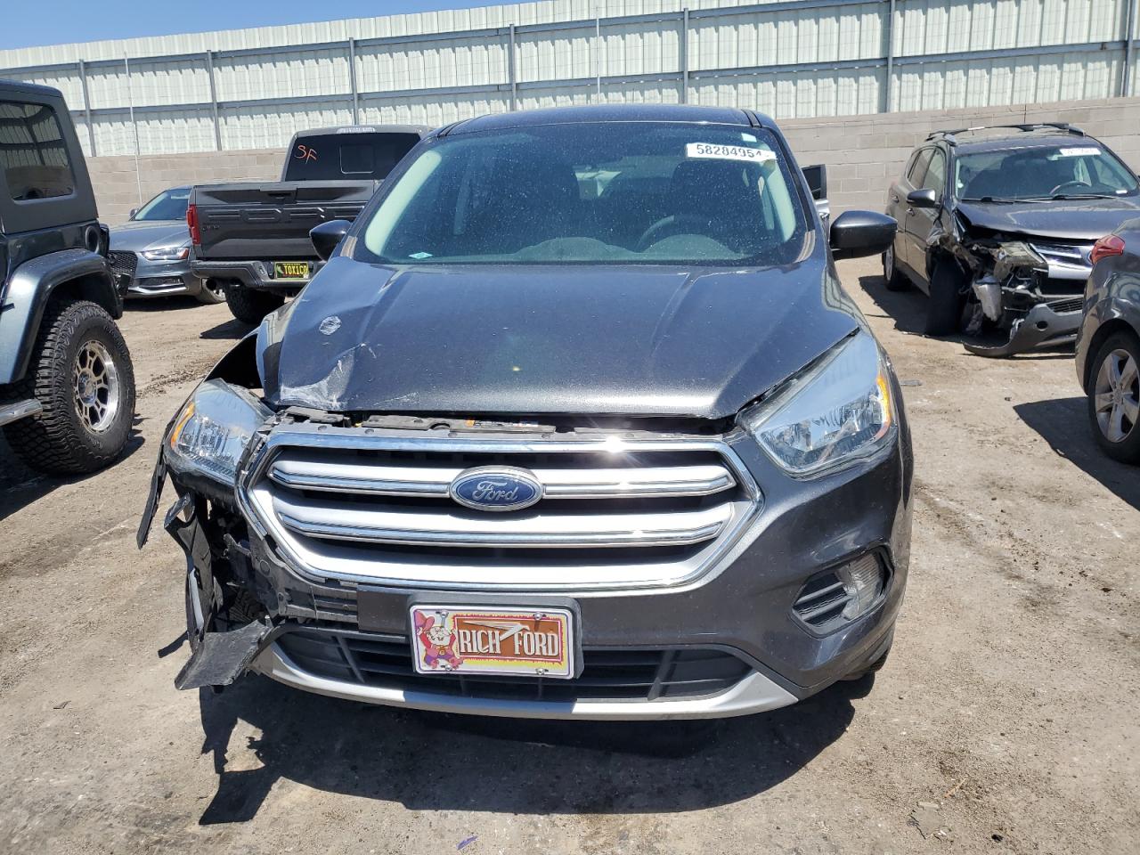 1FMCU9G91HUE08520 2017 Ford Escape Se