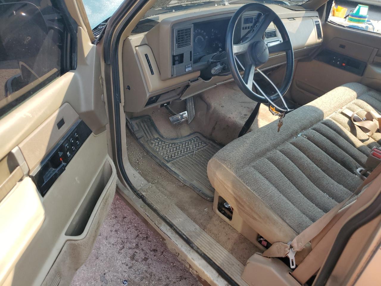 1GCDC14K4KE282028 1989 Chevrolet Gmt-400 C1500