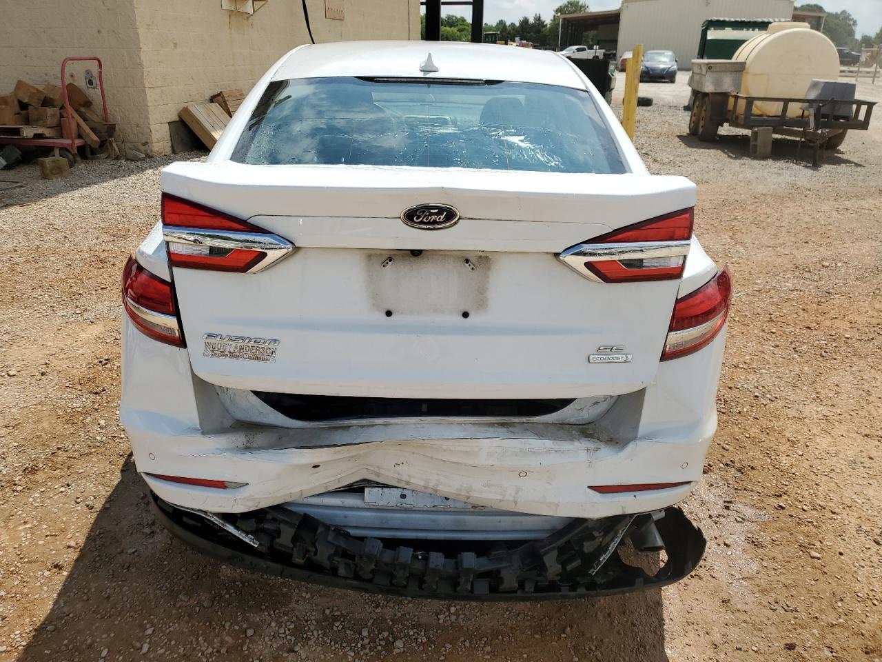 3FA6P0HD0KR246472 2019 Ford Fusion Se