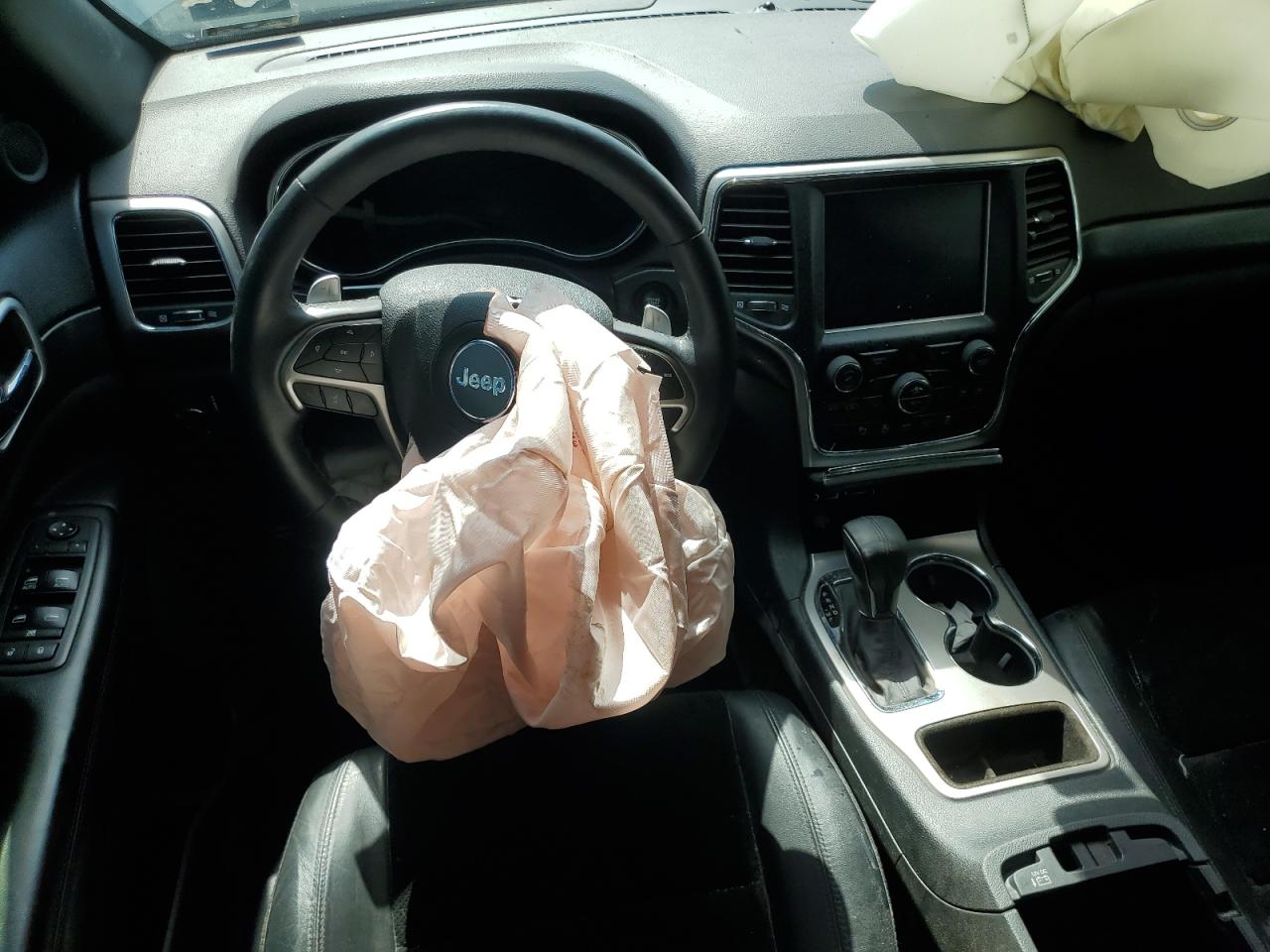 1C4RJFAG5HC885681 2017 Jeep Grand Cherokee Laredo