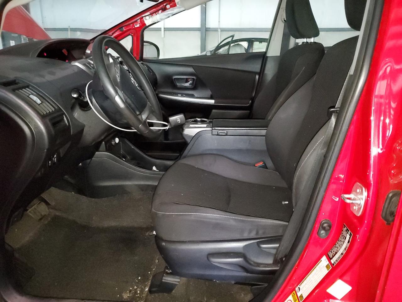 JTDZN3EU6HJ071635 2017 Toyota Prius V