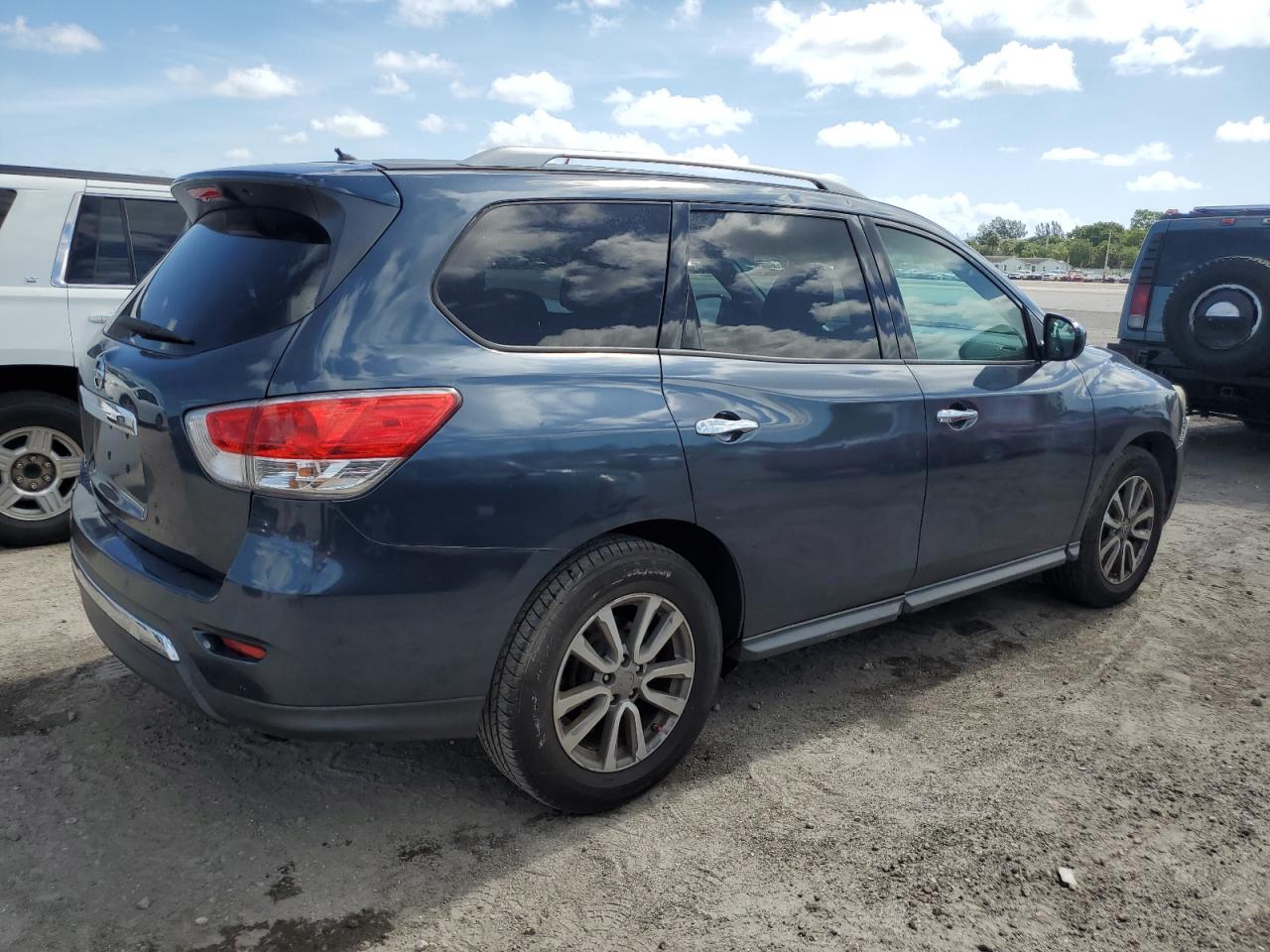 2016 Nissan Pathfinder S vin: 5N1AR2MN2GC633468