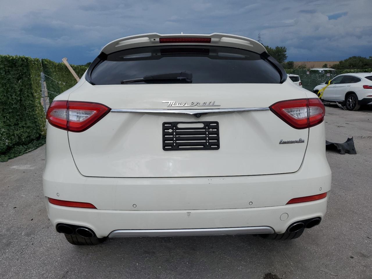 2017 Maserati Levante S Sport vin: ZN661YUS1HX217883