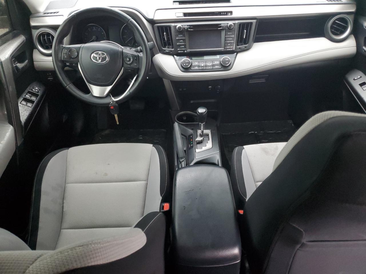 JTMWFREV6HD103994 2017 Toyota Rav4 Xle