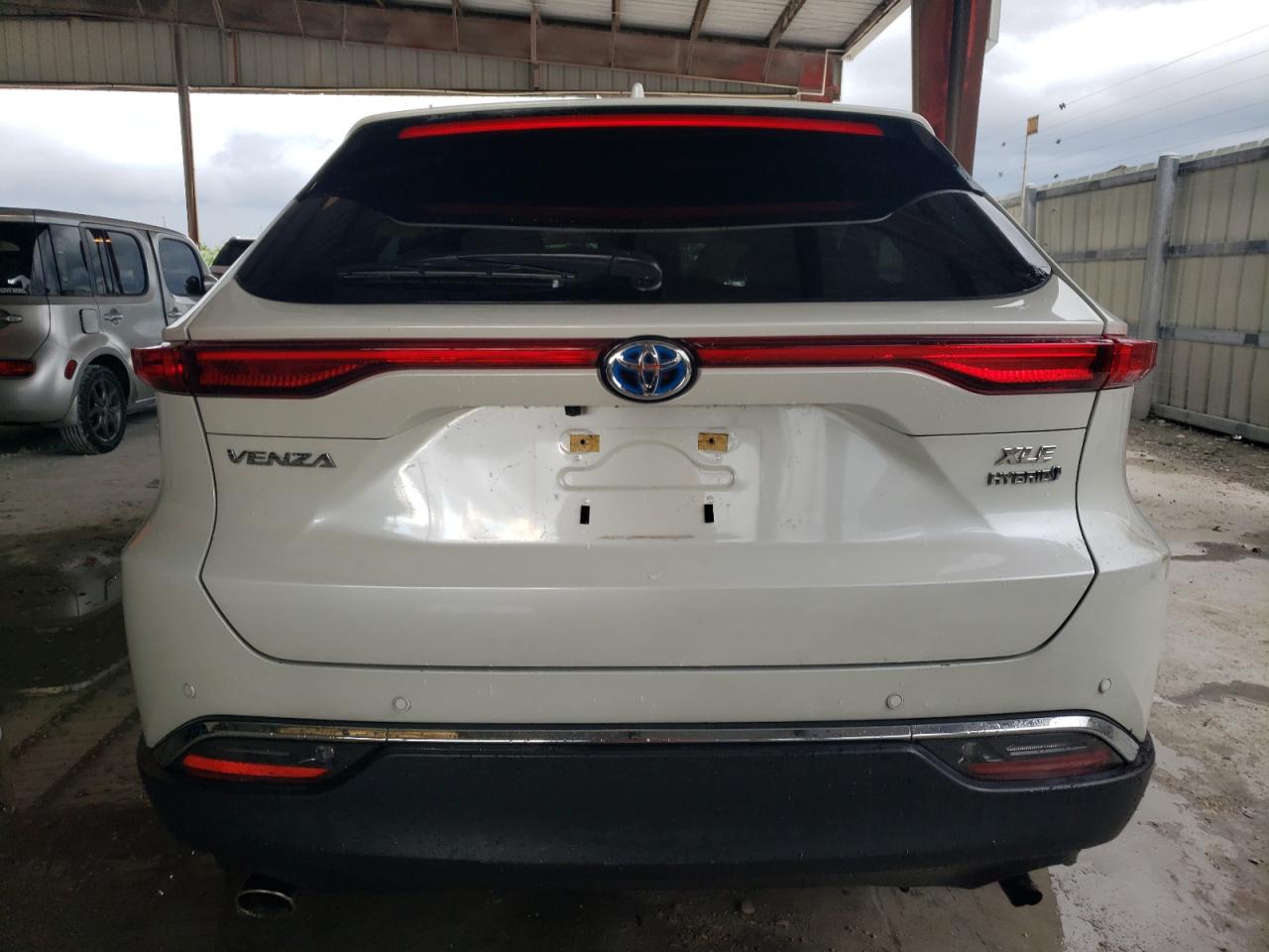 JTEAAAAH4MJ038502 2021 Toyota Venza Le