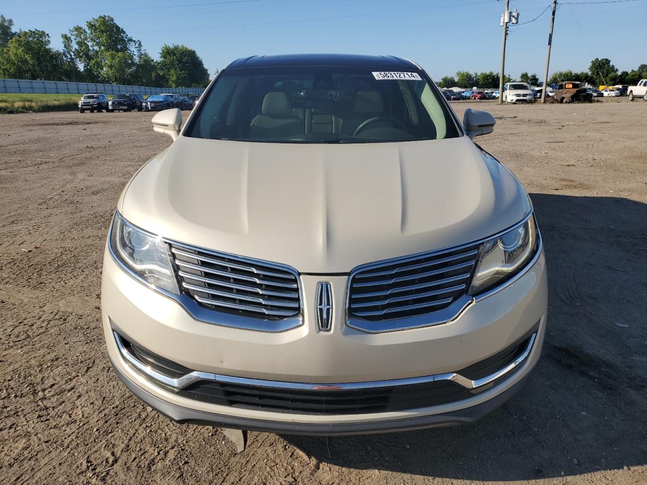 2LMTJ8LR5GBL26419 2016 Lincoln Mkx Reserve