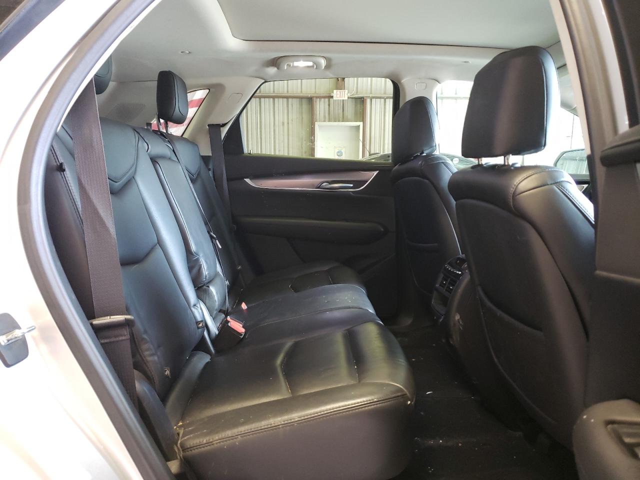 1GYKNFRS1JZ244703 2018 Cadillac Xt5 Premium Luxury