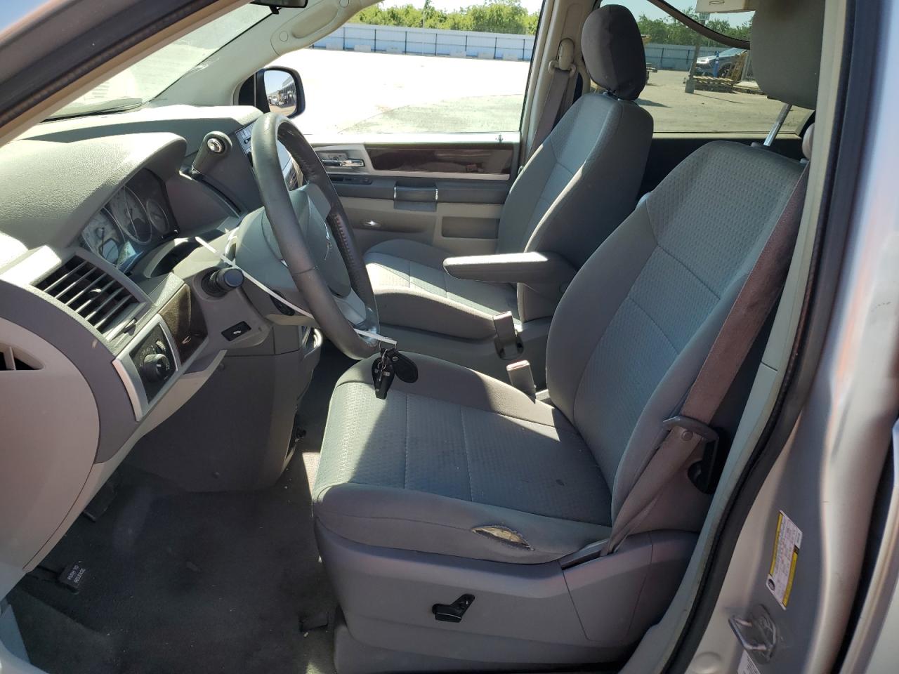 2A4RR5D17AR232108 2010 Chrysler Town & Country Touring