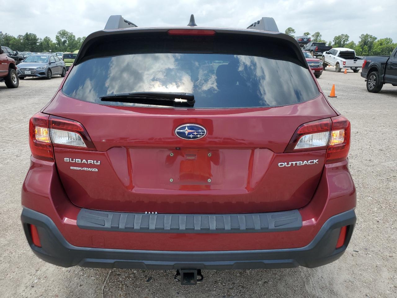 4S4BSADC6J3254949 2018 Subaru Outback 2.5I Premium