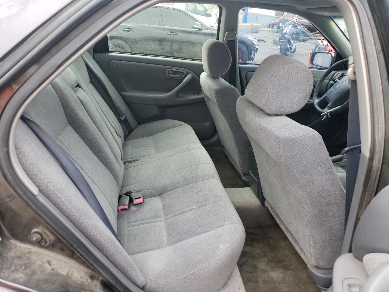 JT2BF28K8Y0236070 2000 Toyota Camry Le