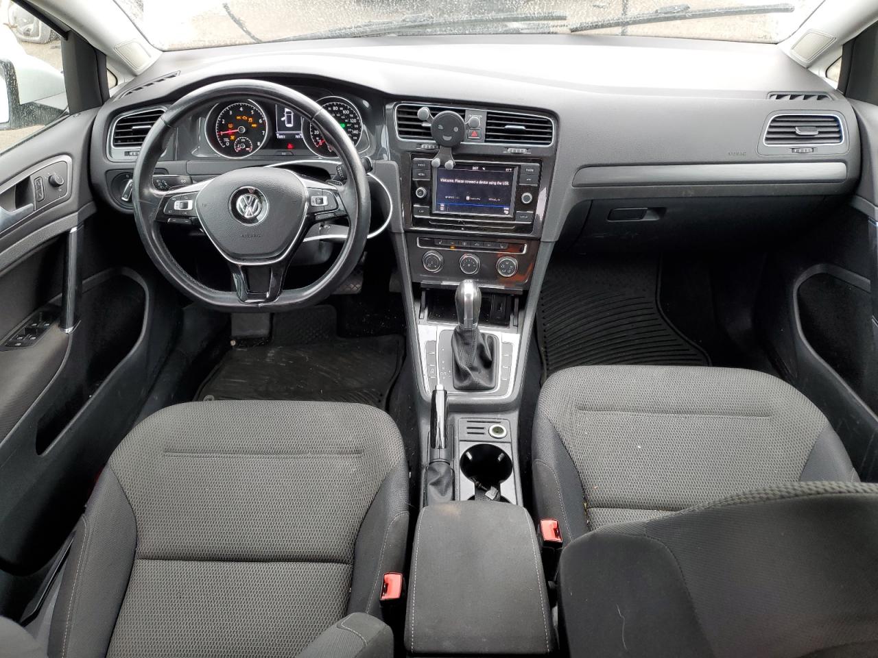 3VW117AU2JM751074 2018 Volkswagen Golf Sportwagen S