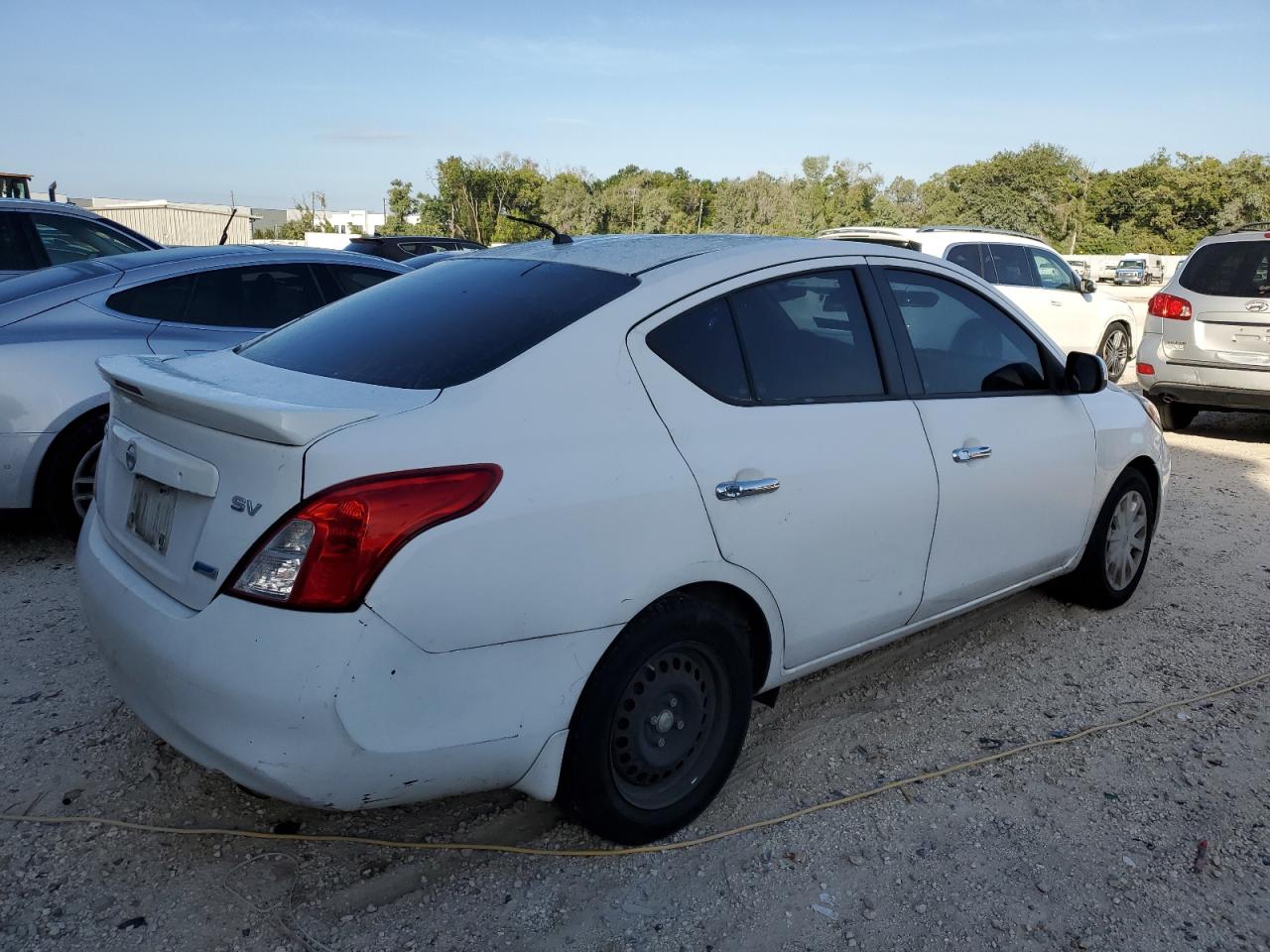 2013 Nissan Versa S vin: 3N1CN7AP5DL864864