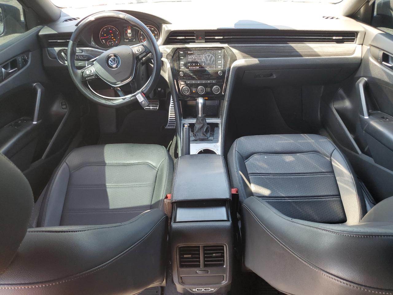 1VWMA7A33MC000575 2021 Volkswagen Passat R-Line