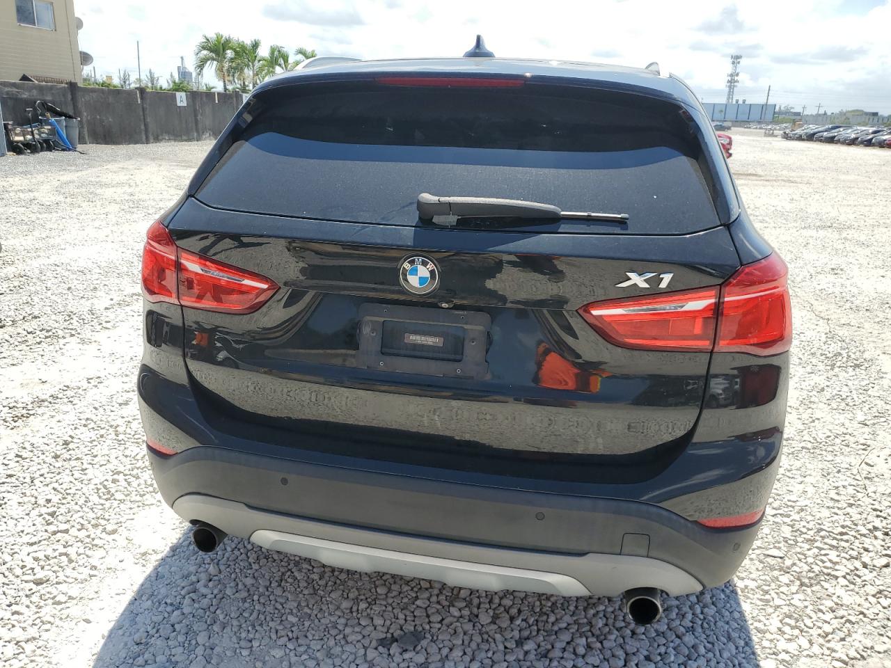 WBXHU7C39H5H33948 2017 BMW X1 Sdrive28I