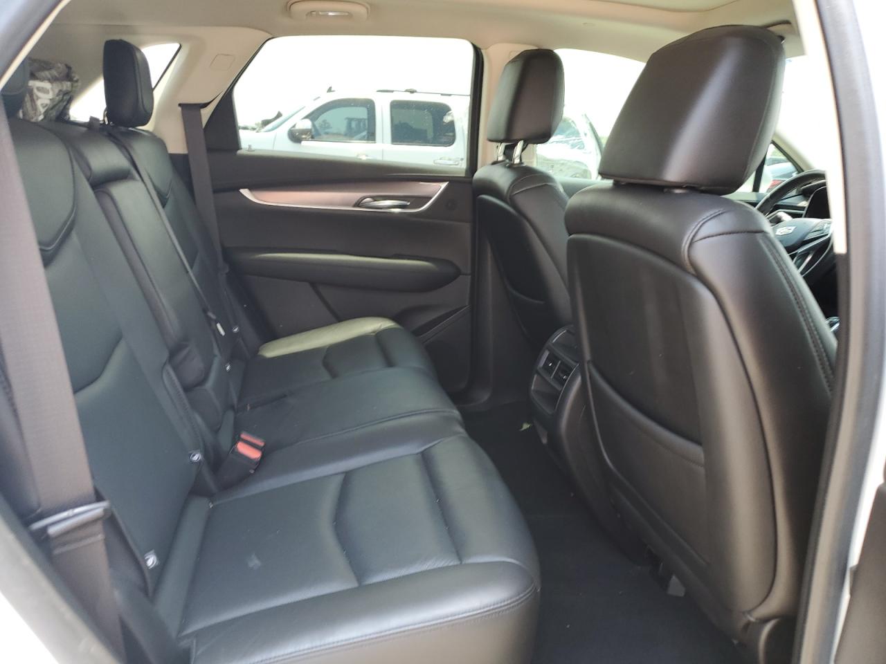 1GYKNCRSXKZ240097 2019 Cadillac Xt5 Luxury