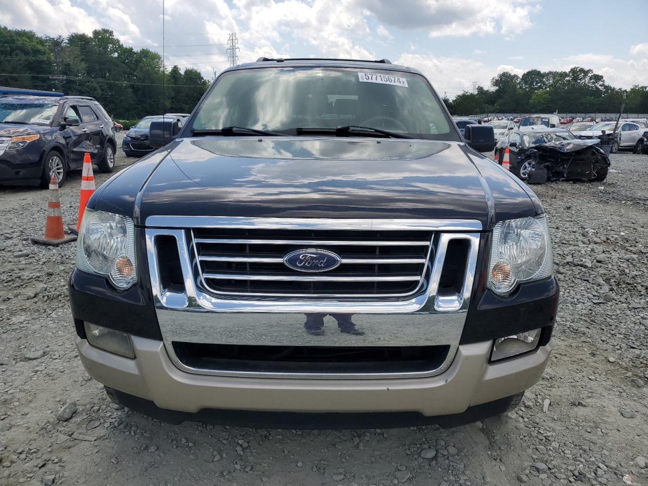 1FMEU74E27UB37030 2007 Ford Explorer Eddie Bauer