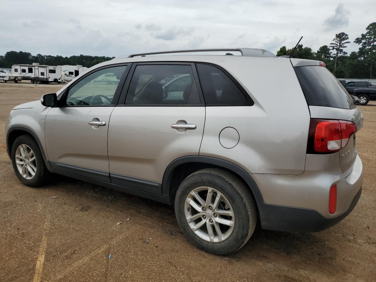 5XYKT3A69FG558257 2015 Kia Sorento Lx