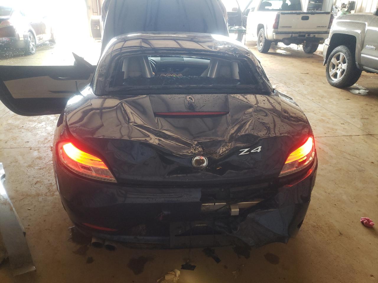 WBALM5C53BE379424 2011 BMW Z4 Sdrive30I
