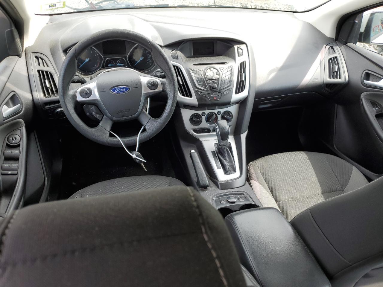 2014 Ford Focus Se vin: 1FADP3F24EL435185