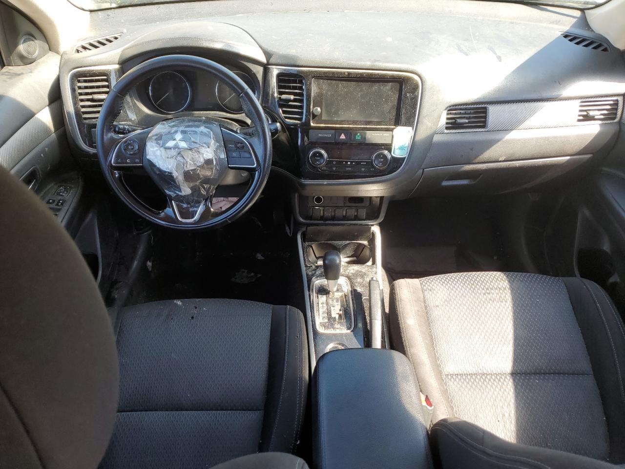 JA4AD3A37JZ042711 2018 Mitsubishi Outlander Se