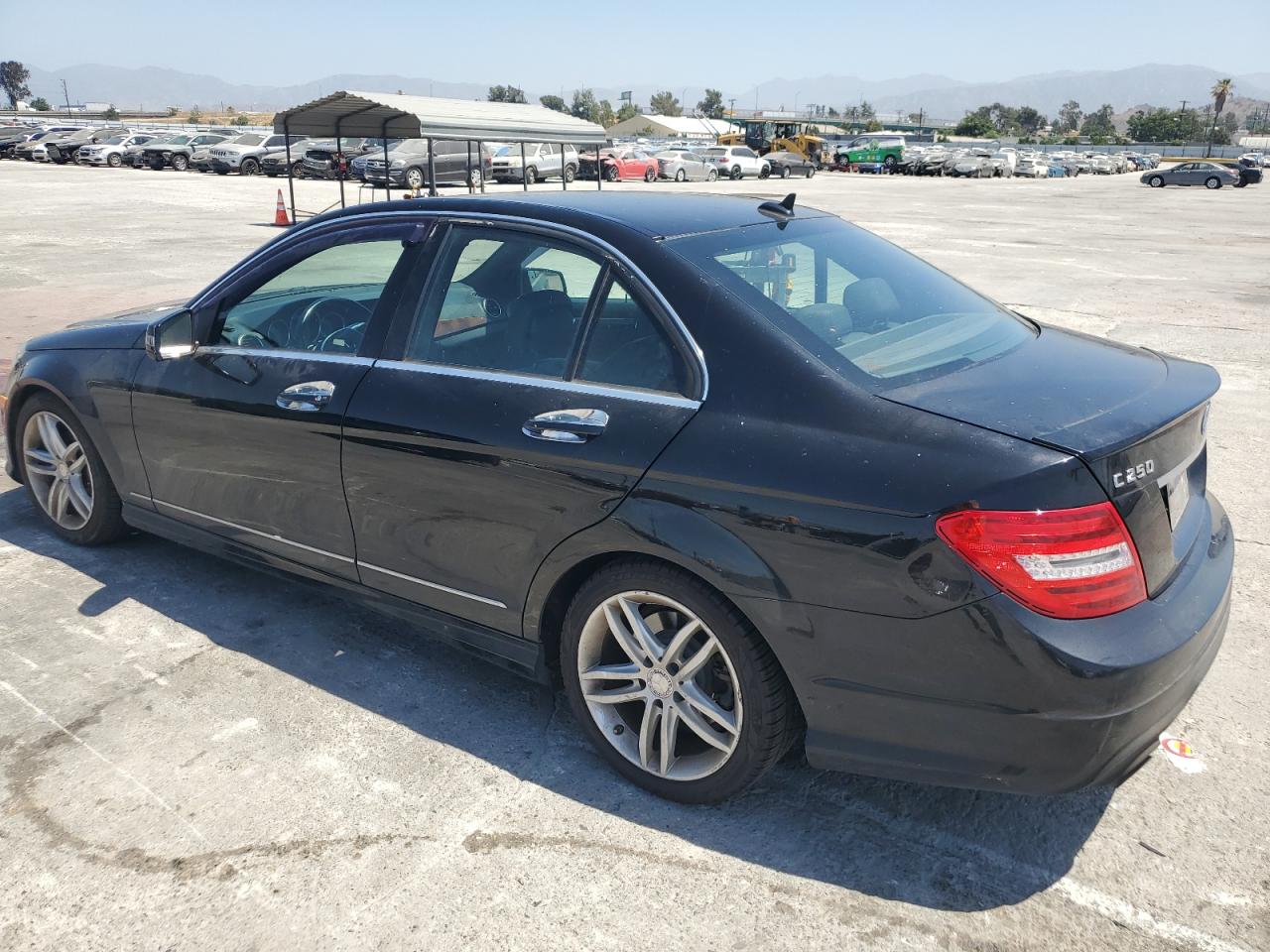 2014 Mercedes-Benz C 250 vin: WDDGF4HB3ER302272