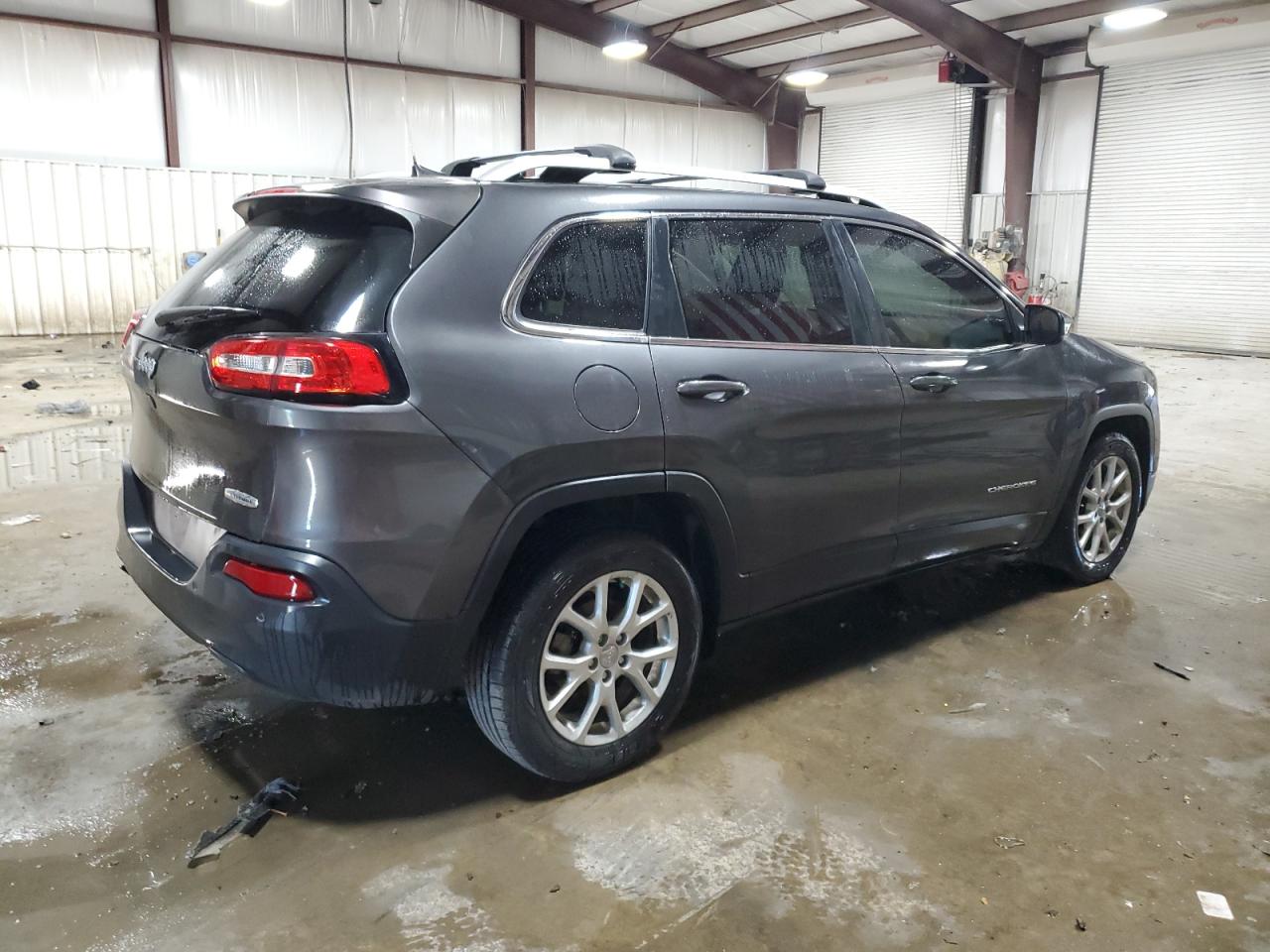 2017 Jeep Cherokee Latitude vin: 1C4PJLCB5HW577562